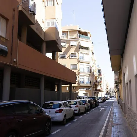 Alius Modern Near Santa Barbara Apartament
